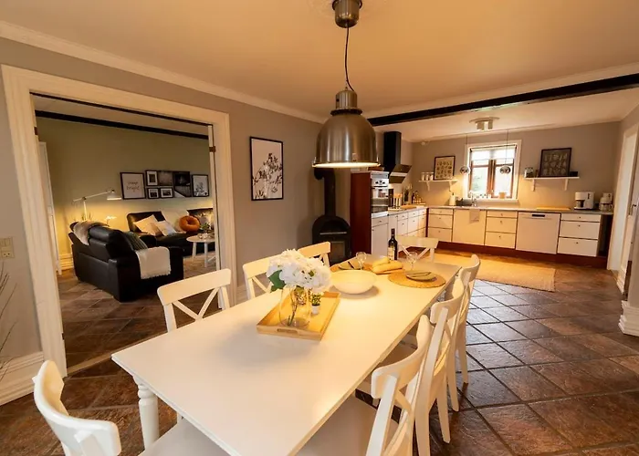 Sdr Semesterbostad *